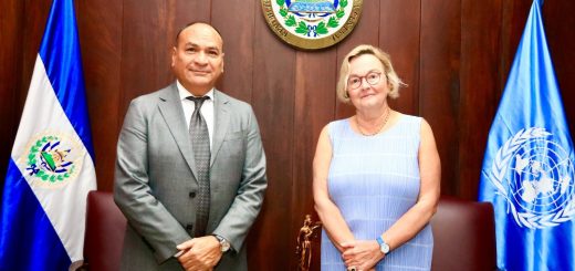 Presidente de la CSJ recibe visita de alta funcionaria de la ONU